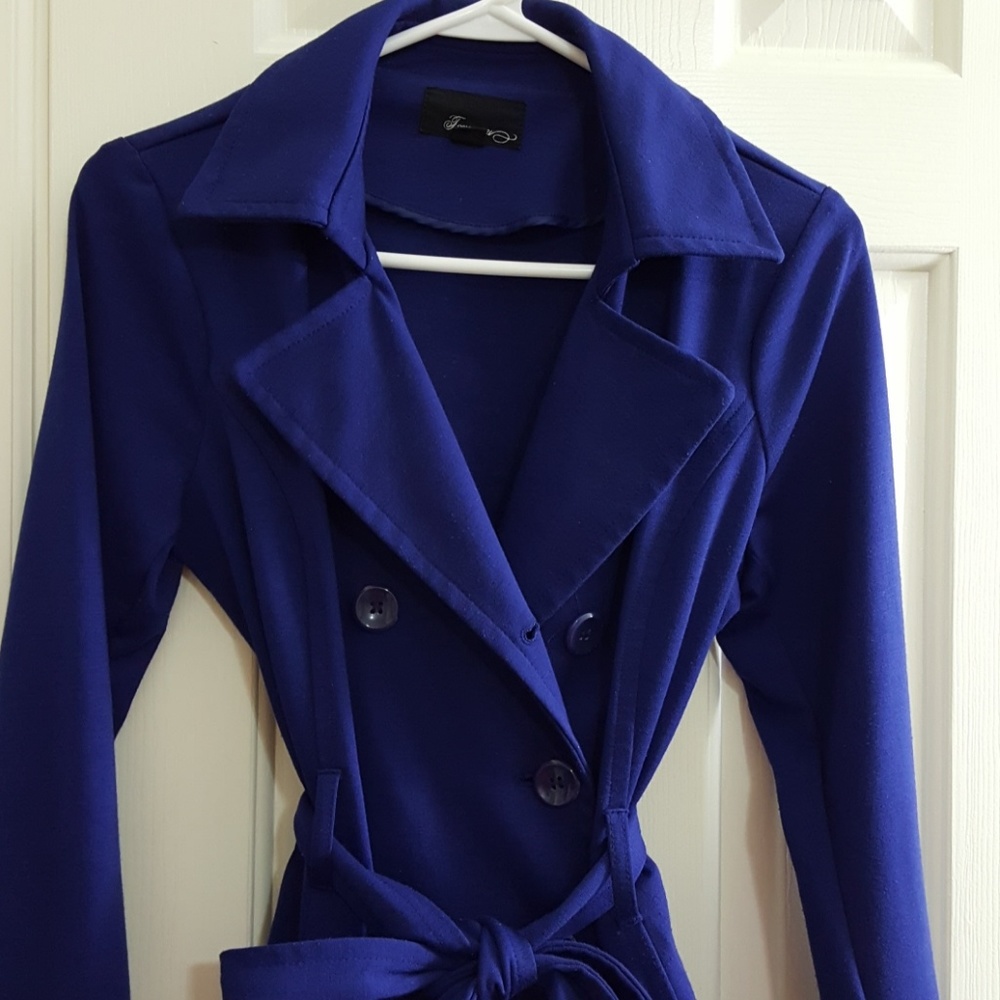 **Blazer** - Picture 2 of 5